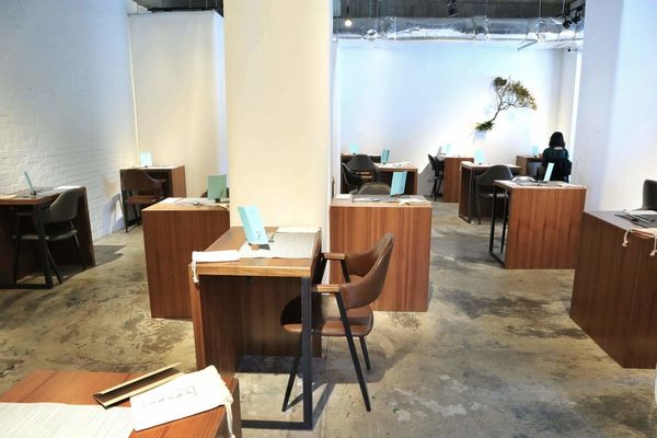 TABLE FOR ONE 一人餐桌