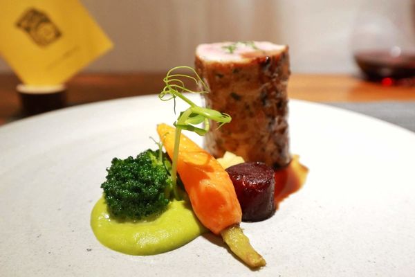 TABLE FOR ONE 一人餐桌