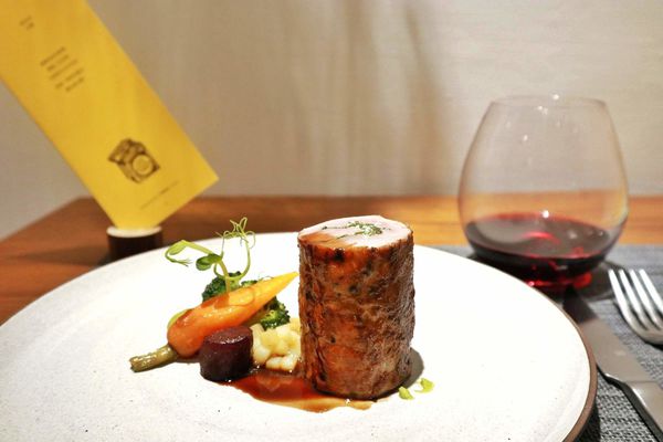 TABLE FOR ONE 一人餐桌