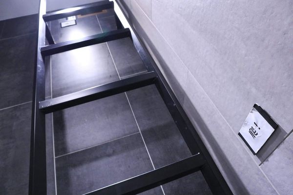 TABLE FOR ONE 一人餐桌