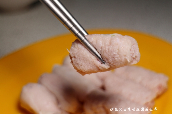 双月牌沙茶爐(新北市中華店):新莊人氣美食/海鮮塔『二月牌沙茶爐(新北市中華店)』火鍋/排隊美食