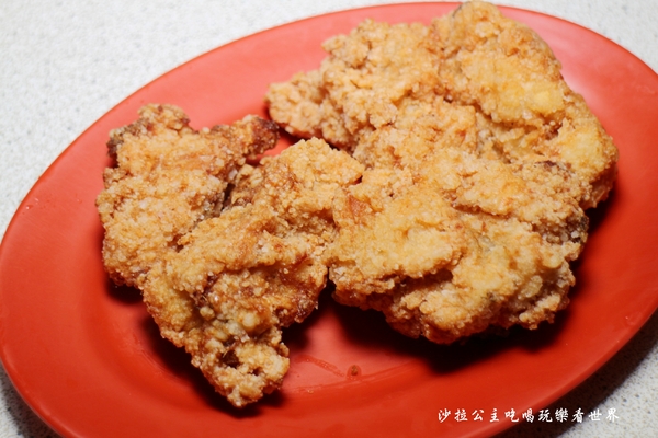 双月牌沙茶爐(新北市中華店):新莊人氣美食/海鮮塔『二月牌沙茶爐(新北市中華店)』火鍋/排隊美食