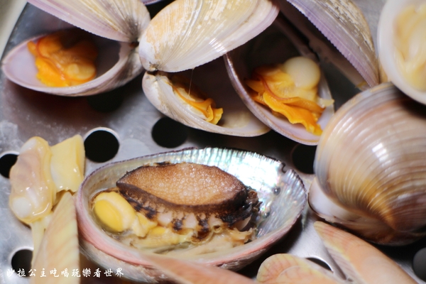 双月牌沙茶爐(新北市中華店):新莊人氣美食/海鮮塔『二月牌沙茶爐(新北市中華店)』火鍋/排隊美食