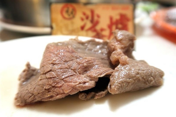 二月牌沙茶爐：新莊火鍋 二月牌沙茶爐 現流海鮮塔蛤蠣紅蟳 台南魚冊火鍋料超威 打卡送牛肉~