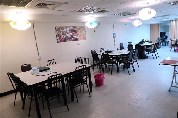 二月牌沙茶爐：新莊火鍋 二月牌沙茶爐 現流海鮮塔蛤蠣紅蟳 台南魚冊火鍋料超威 打卡送牛肉~