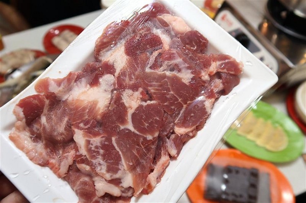 二月牌沙茶爐：新莊火鍋 二月牌沙茶爐 現流海鮮塔蛤蠣紅蟳 台南魚冊火鍋料超威 打卡送牛肉~