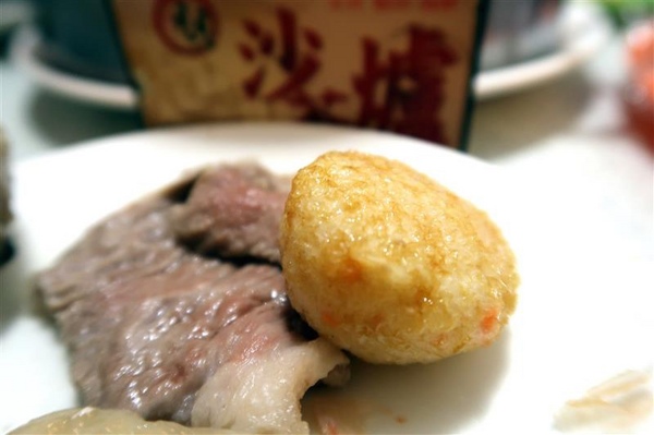 二月牌沙茶爐：新莊火鍋 二月牌沙茶爐 現流海鮮塔蛤蠣紅蟳 台南魚冊火鍋料超威 打卡送牛肉~