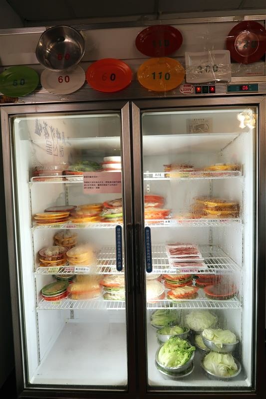 二月牌沙茶爐：新莊火鍋 二月牌沙茶爐 現流海鮮塔蛤蠣紅蟳 台南魚冊火鍋料超威 打卡送牛肉~