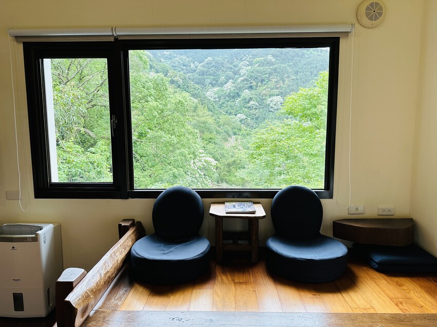【山行寄野×山行玫瑰】苗栗南庄山林秘境民宿與景觀咖啡廳，靜謐