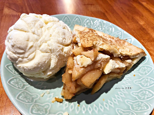 【桃園 蘆竹】Chophouse 恰好食美式餐廳 🍳🍔 平價美式餐廳，漢堡份量驚人，夏威夷熔岩漢堡排風味飯頗具特色，爆炸蘋果派、濃郁布朗尼，不論主餐還是甜點都令人滿意💖💖💖