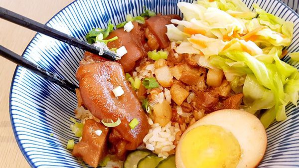 23618937_1605613012793246_1490364387_n