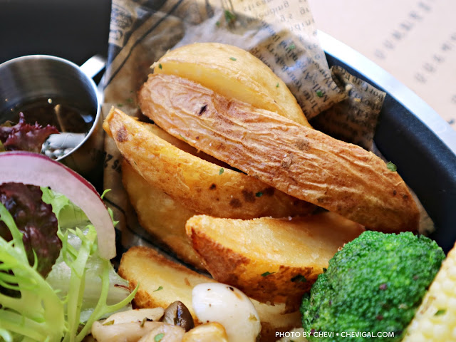 台中西區│柒‧柒 手作早午餐＊粉紅色販賣機風潮襲捲台中啦！來份豐盛的早午餐，讓你拍照也有粉嫩好氣色！