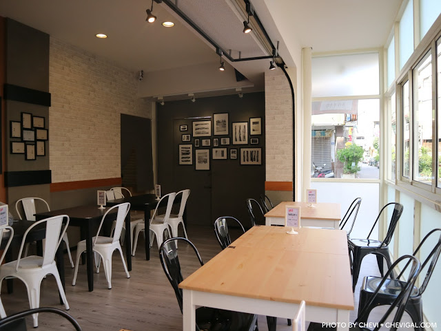 台中西區│柒‧柒 手作早午餐＊粉紅色販賣機風潮襲捲台中啦！來份豐盛的早午餐，讓你拍照也有粉嫩好氣色！