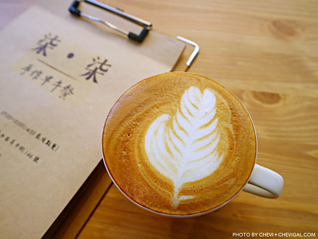 台中西區│柒‧柒 手作早午餐＊粉紅色販賣機風潮襲捲台中啦！來份豐盛的早午餐，讓你拍照也有粉嫩好氣色！