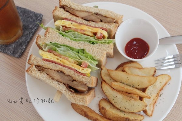 香郡 Shiny Dream:台中香郡Shiny Dream早午餐,巷弄早午餐美味豐富份量多,cp值高照燒雞腿排總匯三明治