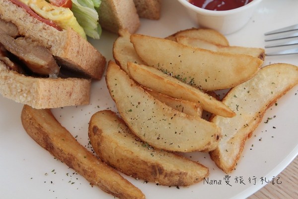 香郡 Shiny Dream:台中香郡Shiny Dream早午餐,巷弄早午餐美味豐富份量多,cp值高照燒雞腿排總匯三明治