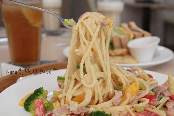 香郡 Shiny Dream:台中香郡Shiny Dream早午餐,巷弄早午餐美味豐富份量多,cp值高照燒雞腿排總匯三明治