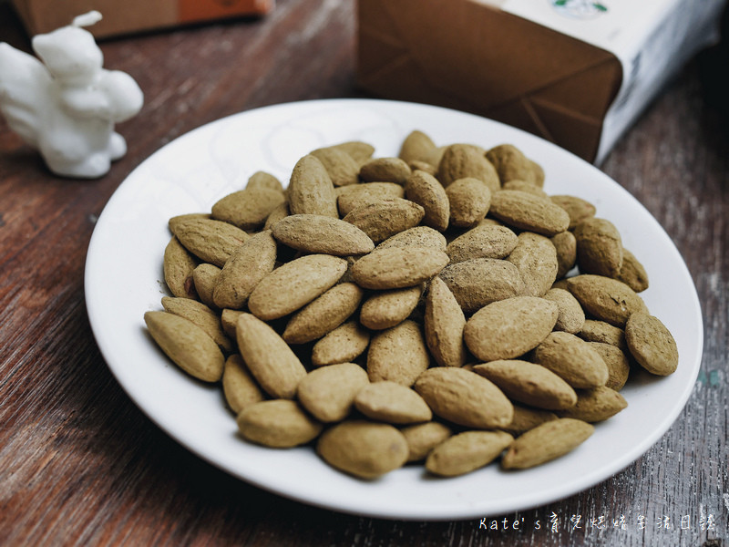 有甘田 WannaEat好想吃甜點 中秋套餐 有甘甜中秋套餐 東區甜點推薦 信義區甜點推薦 茶膠囊推薦 茶膠囊是什麼 堅果禮盒 私奔到月球 WannaEat好想吃甜點中秋套餐25.jpg