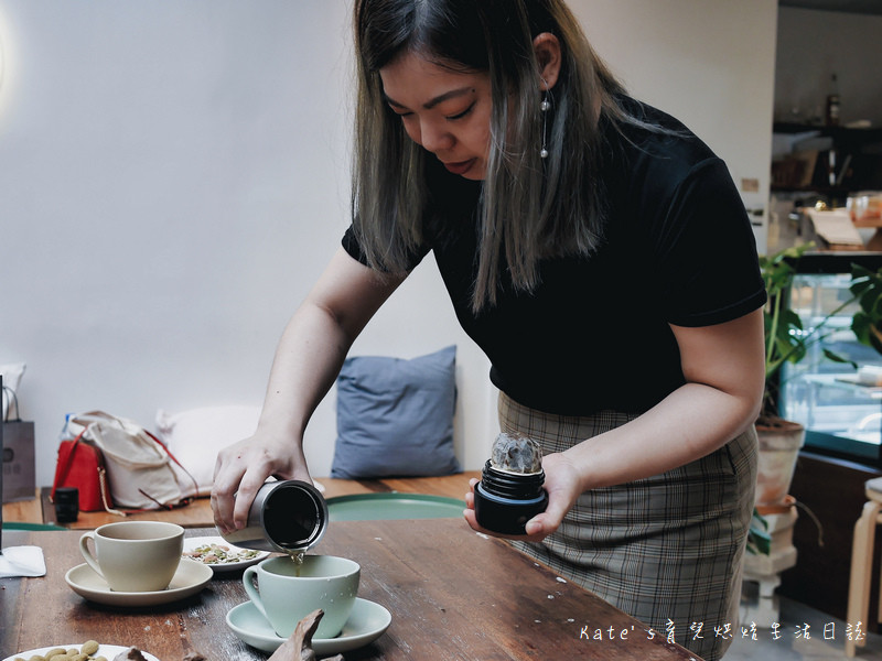 有甘田 WannaEat好想吃甜點 中秋套餐 有甘甜中秋套餐 東區甜點推薦 信義區甜點推薦 茶膠囊推薦 茶膠囊是什麼 堅果禮盒 私奔到月球 WannaEat好想吃甜點中秋套餐10.jpg