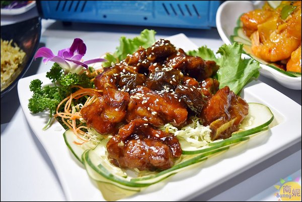 拉爽爽美食釣蝦場：台中南屯【拉爽爽美食釣蝦場】環境單純餐點美味，24H釣蝦、熱炒、KTV吃喝玩樂好去處!