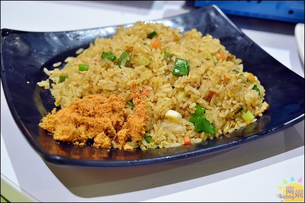 拉爽爽美食釣蝦場：台中南屯【拉爽爽美食釣蝦場】環境單純餐點美味，24H釣蝦、熱炒、KTV吃喝玩樂好去處!