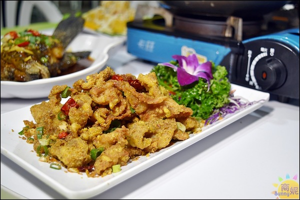 拉爽爽美食釣蝦場：台中南屯【拉爽爽美食釣蝦場】環境單純餐點美味，24H釣蝦、熱炒、KTV吃喝玩樂好去處!