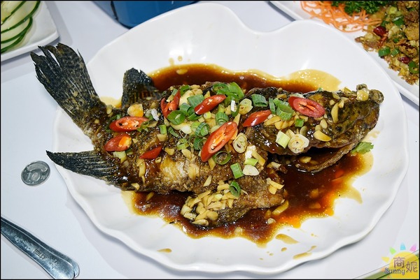 拉爽爽美食釣蝦場：台中南屯【拉爽爽美食釣蝦場】環境單純餐點美味，24H釣蝦、熱炒、KTV吃喝玩樂好去處!