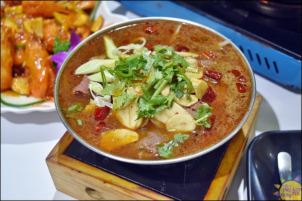 拉爽爽美食釣蝦場：台中南屯【拉爽爽美食釣蝦場】環境單純餐點美味，24H釣蝦、熱炒、KTV吃喝玩樂好去處!