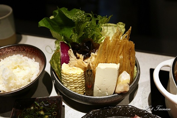 有你真好.火鍋沙龍(有你真好.火鍋沙龍):【台南美食】藝廊般的質感火鍋店!精燉湯頭,細挑食材的鮮味:有你真好火鍋沙龍