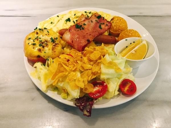 莫菲雅料理廚房：莫菲雅料理廚房：近大遠百/早午餐/咖啡廳/義大利料理/漢堡/鬆餅---套餐分量吃超飽( *´◒`*)!!!