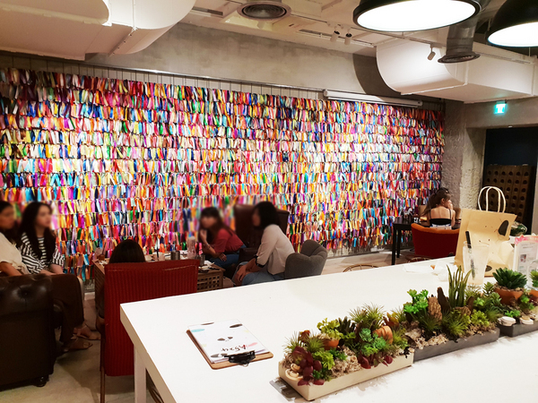 無聊咖啡AMBI CAFE: ♪忠孝敦化。無聊咖啡AMBI CAFE♬ 明星吳姍儒的店~色彩繽紛獨角獸涼麵