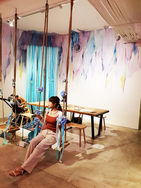 無聊咖啡AMBI CAFE: ♪忠孝敦化。無聊咖啡AMBI CAFE♬ 明星吳姍儒的店~色彩繽紛獨角獸涼麵