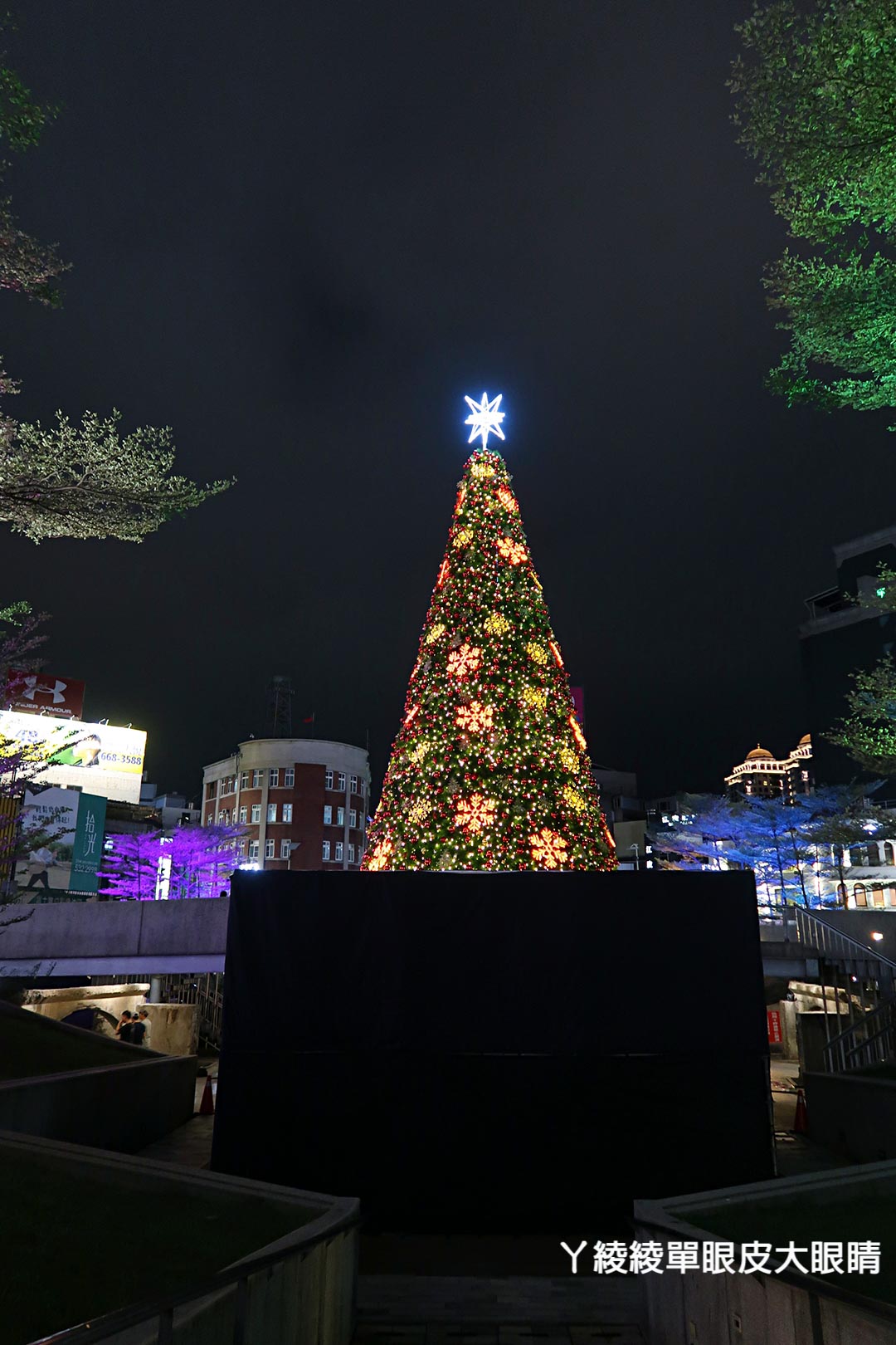 2017聖誕活動！新竹耶誕特色景點你都收集完了嗎？胡桃鉗玩具兵｜戽斗星球｜巨型薑餅屋等，偷偷告訴你有隱藏版拍照打卡景點唷！