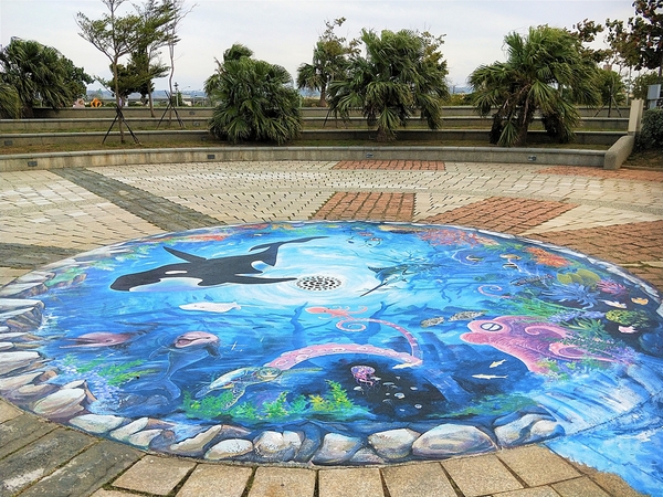 頂魚寮公園:【台中梧棲景點】頂魚寮公園-藍色鯨魚溜滑梯,好拍的3D彩繪海底世界,台中親子快樂園地