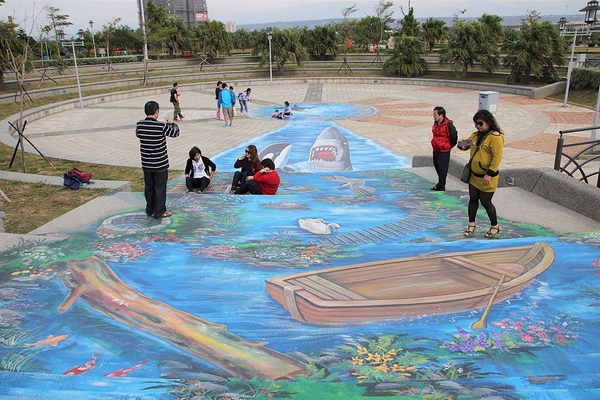 頂魚寮公園:【台中梧棲景點】頂魚寮公園-藍色鯨魚溜滑梯,好拍的3D彩繪海底世界,台中親子快樂園地