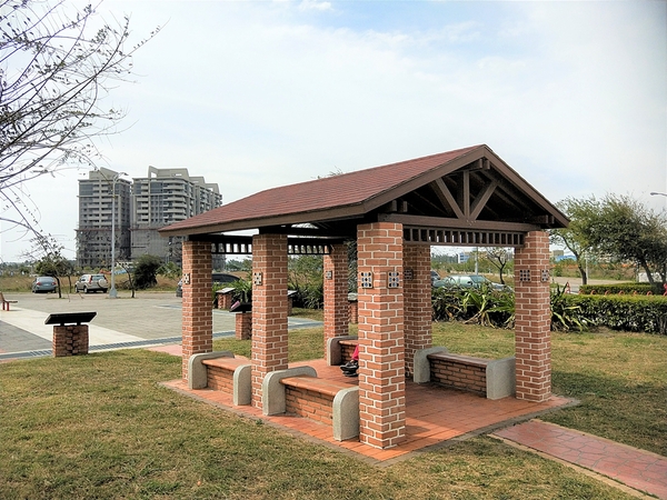 頂魚寮公園:【台中梧棲景點】頂魚寮公園-藍色鯨魚溜滑梯,好拍的3D彩繪海底世界,台中親子快樂園地