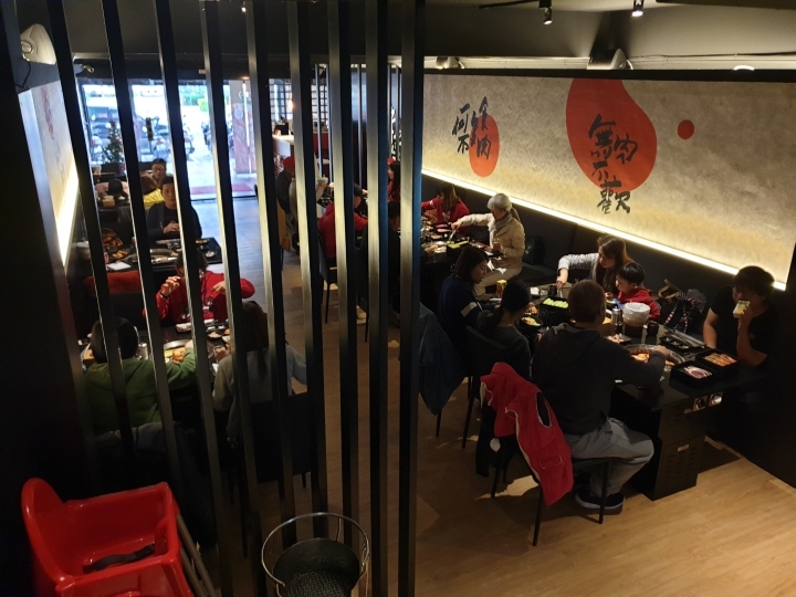 【桃園/中壢 美食】「狩也無煙燒肉」：中壢燒肉吃到飽/超值天使紅蝦吃到飽/霜降牛厚切/豐盛肉品跟海鮮/無肉不歡/肉肉控的狂歡時刻