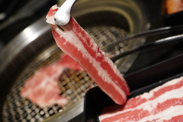 【桃園/中壢 美食】「狩也無煙燒肉」：中壢燒肉吃到飽/超值天使紅蝦吃到飽/霜降牛厚切/豐盛肉品跟海鮮/無肉不歡/肉肉控的狂歡時刻