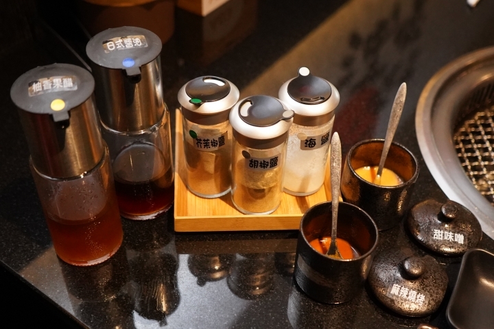 【桃園/中壢 美食】「狩也無煙燒肉」：中壢燒肉吃到飽/超值天使紅蝦吃到飽/霜降牛厚切/豐盛肉品跟海鮮/無肉不歡/肉肉控的狂歡時刻