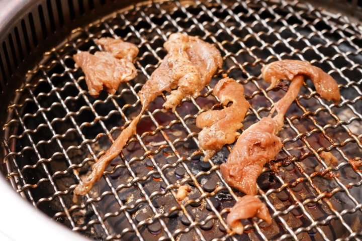 【桃園/中壢 美食】「狩也無煙燒肉」：中壢燒肉吃到飽/超值天使紅蝦吃到飽/霜降牛厚切/豐盛肉品跟海鮮/無肉不歡/肉肉控的狂歡時刻