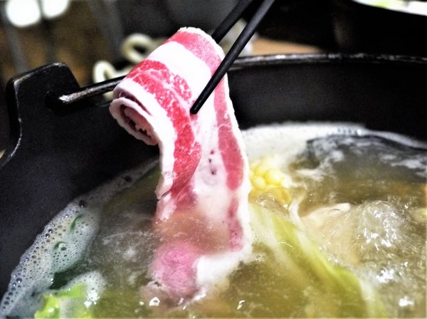 鮮入圍煮-精緻鍋物：【板橋/火鍋】 鮮入圍煮-精緻鍋物，活波士頓龍蝦鍋，活沙公鍋～滿滿的頂級海鮮～文末有完整菜單