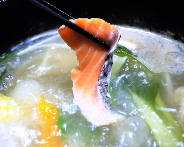 鮮入圍煮-精緻鍋物：【板橋/火鍋】 鮮入圍煮-精緻鍋物，活波士頓龍蝦鍋，活沙公鍋～滿滿的頂級海鮮～文末有完整菜單