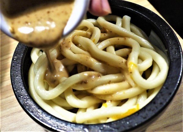 鮮入圍煮-精緻鍋物：【板橋/火鍋】 鮮入圍煮-精緻鍋物，活波士頓龍蝦鍋，活沙公鍋～滿滿的頂級海鮮～文末有完整菜單