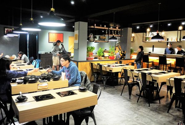 鮮入圍煮-精緻鍋物：【板橋/火鍋】 鮮入圍煮-精緻鍋物，活波士頓龍蝦鍋，活沙公鍋～滿滿的頂級海鮮～文末有完整菜單