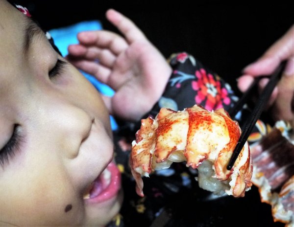 鮮入圍煮-精緻鍋物：【板橋/火鍋】 鮮入圍煮-精緻鍋物，活波士頓龍蝦鍋，活沙公鍋～滿滿的頂級海鮮～文末有完整菜單