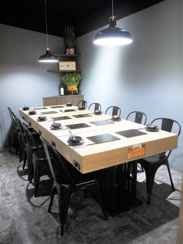 鮮入圍煮-精緻鍋物：【板橋/火鍋】 鮮入圍煮-精緻鍋物，活波士頓龍蝦鍋，活沙公鍋～滿滿的頂級海鮮～文末有完整菜單