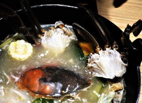 鮮入圍煮-精緻鍋物：【板橋/火鍋】 鮮入圍煮-精緻鍋物，活波士頓龍蝦鍋，活沙公鍋～滿滿的頂級海鮮～文末有完整菜單