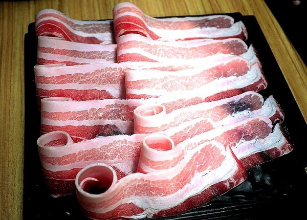 鮮入圍煮-精緻鍋物：【板橋/火鍋】 鮮入圍煮-精緻鍋物，活波士頓龍蝦鍋，活沙公鍋～滿滿的頂級海鮮～文末有完整菜單