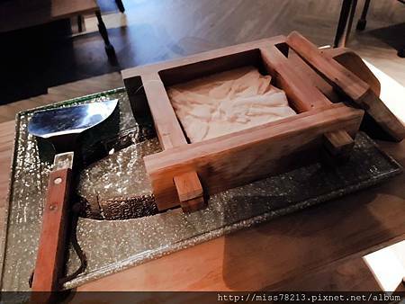 撈王鍋物料理台灣1號店台北信義區美食必點胡椒豬肚雞湯湯頭