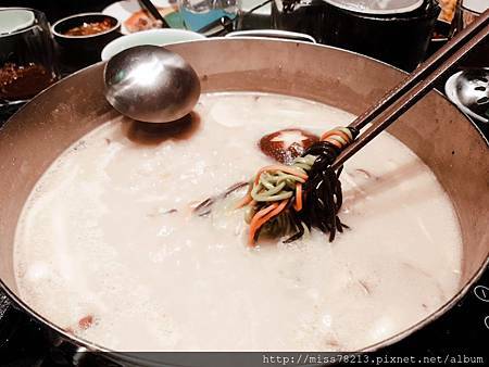 撈王鍋物料理台灣1號店台北信義區美食必點胡椒豬肚雞湯湯頭